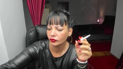 Ella online show from November 13, 6:43 pm