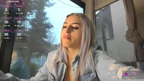 ella_vee online show from February 17, 6:12 am