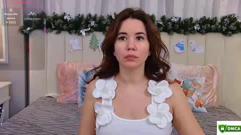 Ella online show from December 17, 4:08 am