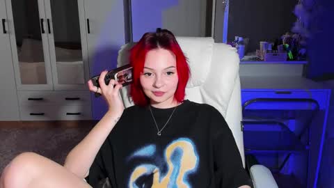 ellales online show from November 5, 9:55 am