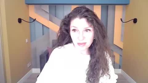 EllaLongs online show from February 14, 12:30 pm