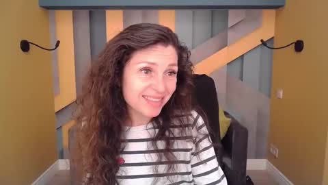 EllaLongs online show from April 14, 11:24 am