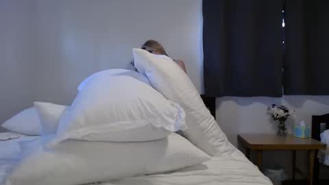 ellalowe online show from March 6, 5:23 pm