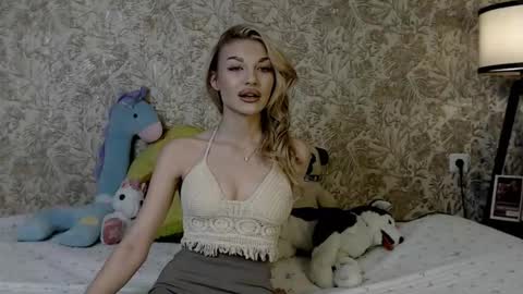 ellamilla online show from November 23, 10:46 am