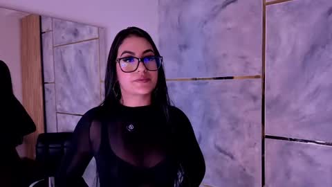  ella  online show from May 30, 11:52 am