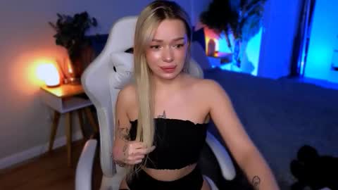 Ella online show from February 22, 5:22 am