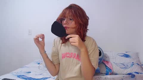 Snapshot of ellie_andy19 chatting on February 5, 4:27 am kev  dani online show from February 5, 4:27 am