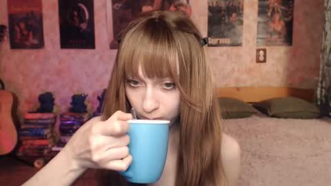 ellie_friendly online show from March 19, 12:27 am