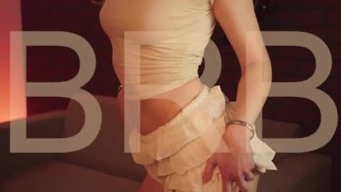 elliecutes online show from April 6, 5:52 am