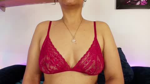 elliee1 online show from November 22, 7:23 pm