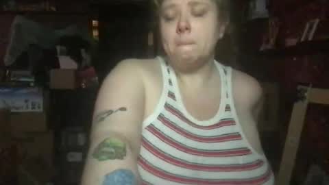 Ellie Louise online show from June 1, 7:59 pm