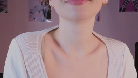 just Emily  online show from December 24, 6:39 pm