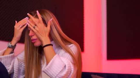 Ellie online show from January 8, 4:18 am