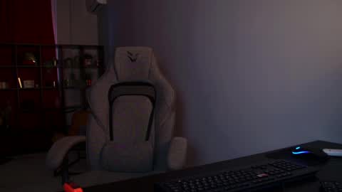Elin online show from May 11, 1:29 pm