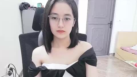 ellsa9x online show from October 2, 4:44 am