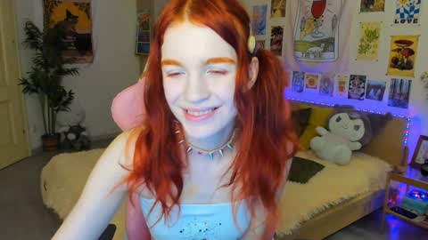 Snapshot of elly_milas chatting on January 12, 10:45 am Elly     Fansly  online show from January 12, 10:45 am