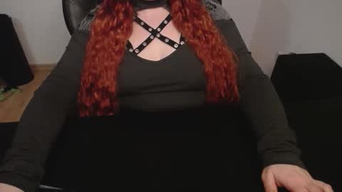 Elly online show from March 5, 7:56 pm