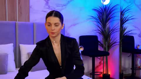 Elly online show from March 15, 7:17 pm