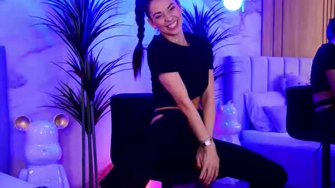 Elly online show from October 23, 8:53 pm