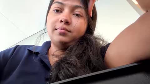 Elly online show from November 10, 6:32 pm