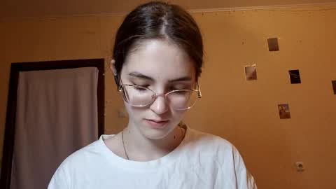 Kate online show from June 2, 9:11 am