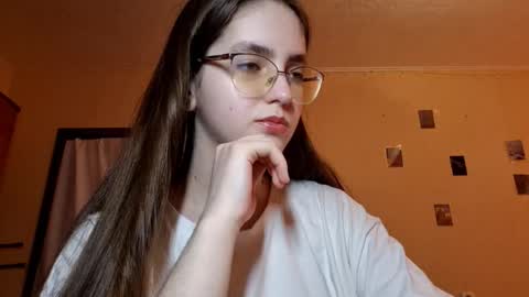 Kate online show from March 1, 1:26 pm