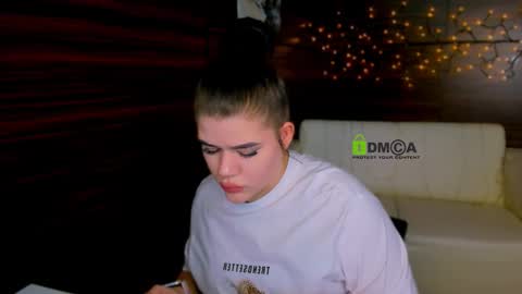 Elmi online show from February 12, 10:46 am