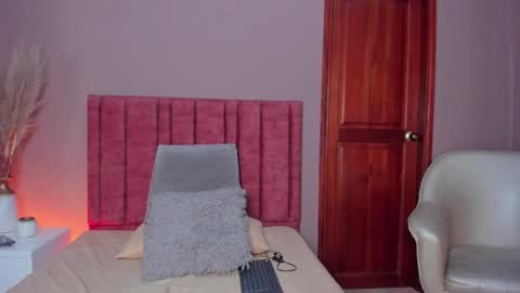 EloiseQuinn online show from November 11, 1:24 pm