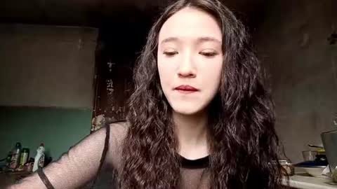 Elara online show from June 17, 2:16 am