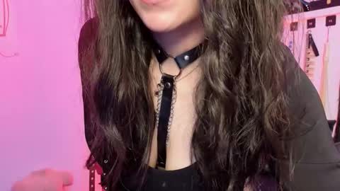 elowen_halley1 online show from February 23, 6:43 pm