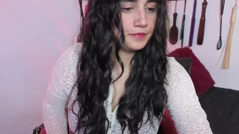 elowen_halley1 online show from May 20, 7:20 pm