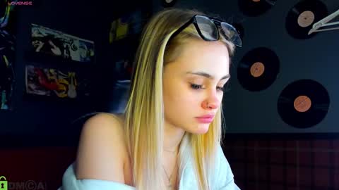 elsa_carterr online show from January 15, 10:13 am