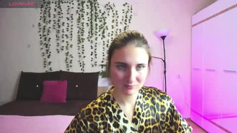 Elsa  online show from December 3, 12:28 pm