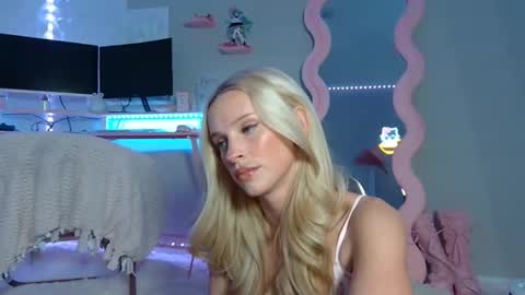 elsa_may online show from February 7, 3:09 am