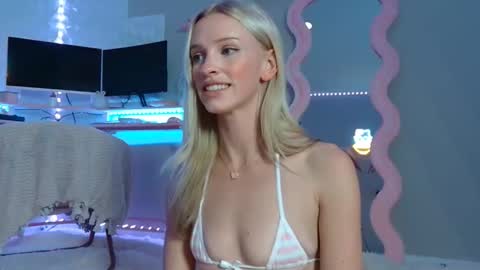 elsa_may online show from January 15, 2:31 am