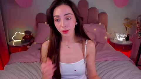 Snapshot of elsa_xo chatting on February 13, 11:37 pm Michelle online show from February 13, 11:37 pm