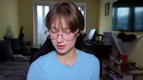 elsaangel online show from February 15, 10:47 am