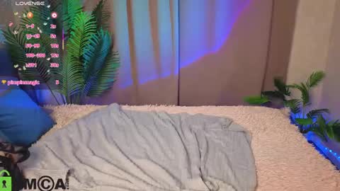 Elsie online show from May 14, 1:37 am