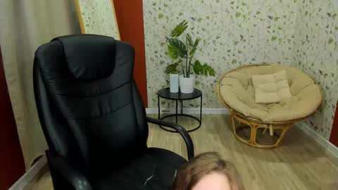 Erica  online show from January 16, 9:18 am