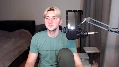 Snapshot of elvin_vaenight chatting on September 10, 9:38 pm Elvin Vaenight online show from September 10, 9:38 pm