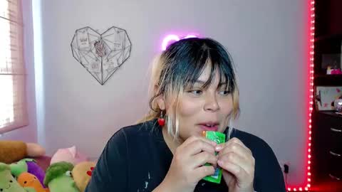 Ely online show from December 1, 8:40 pm