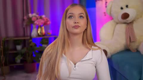 Elyssa online show from January 8, 8:14 pm