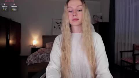 Emilie online show from November 24, 3:11 pm