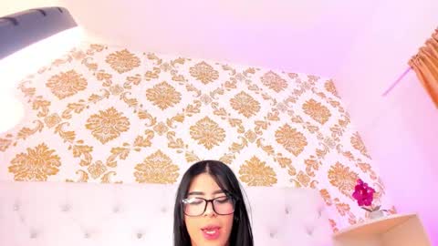Snapshot of ema_lambert chatting on September 20, 8:12 pm Ema Lambert online show from September 20, 8:12 pm