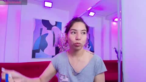 Snapshot of ema_louisx chatting on March 10, 12:38 pm Ema louisx  online show from March 10, 12:38 pm