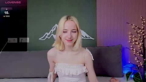 Emma online show from September 29, 12:04 pm