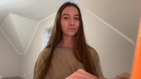 Alina online show from December 5, 1:53 pm