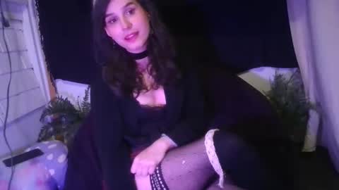 Snapshot of embers_of_eternity chatting on December 3, 1:25 am Ellie online show from December 3, 1:25 am