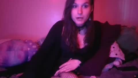 Snapshot of embers_of_eternity chatting on February 12, 12:05 am Ellie online show from February 12, 12:05 am