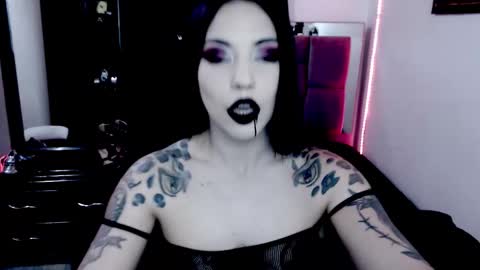 Emerald Black online show from November 14, 6:04 am